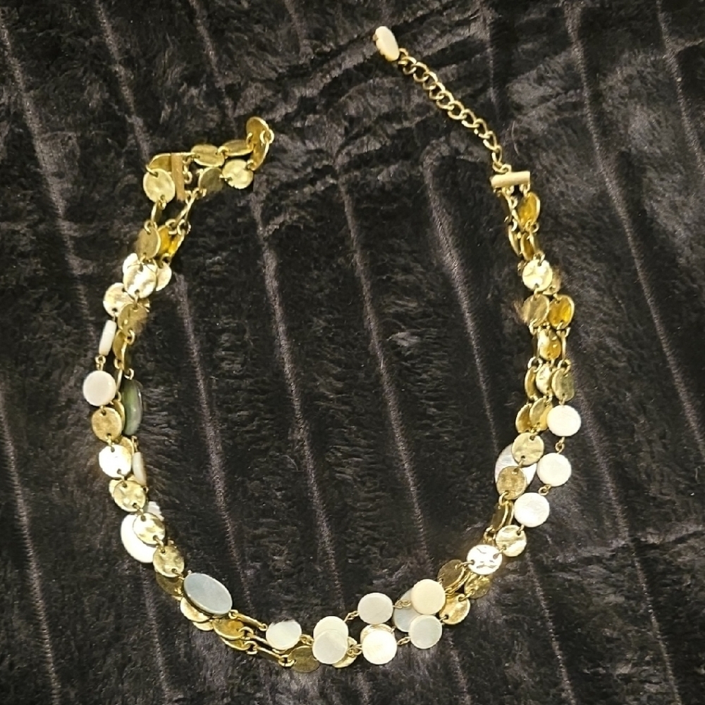 Chic Gold Disc Necklace